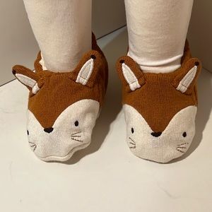 Meri Meri baby/fox booties of fine gauge cotton knit w/gold whiskers/floppy ears